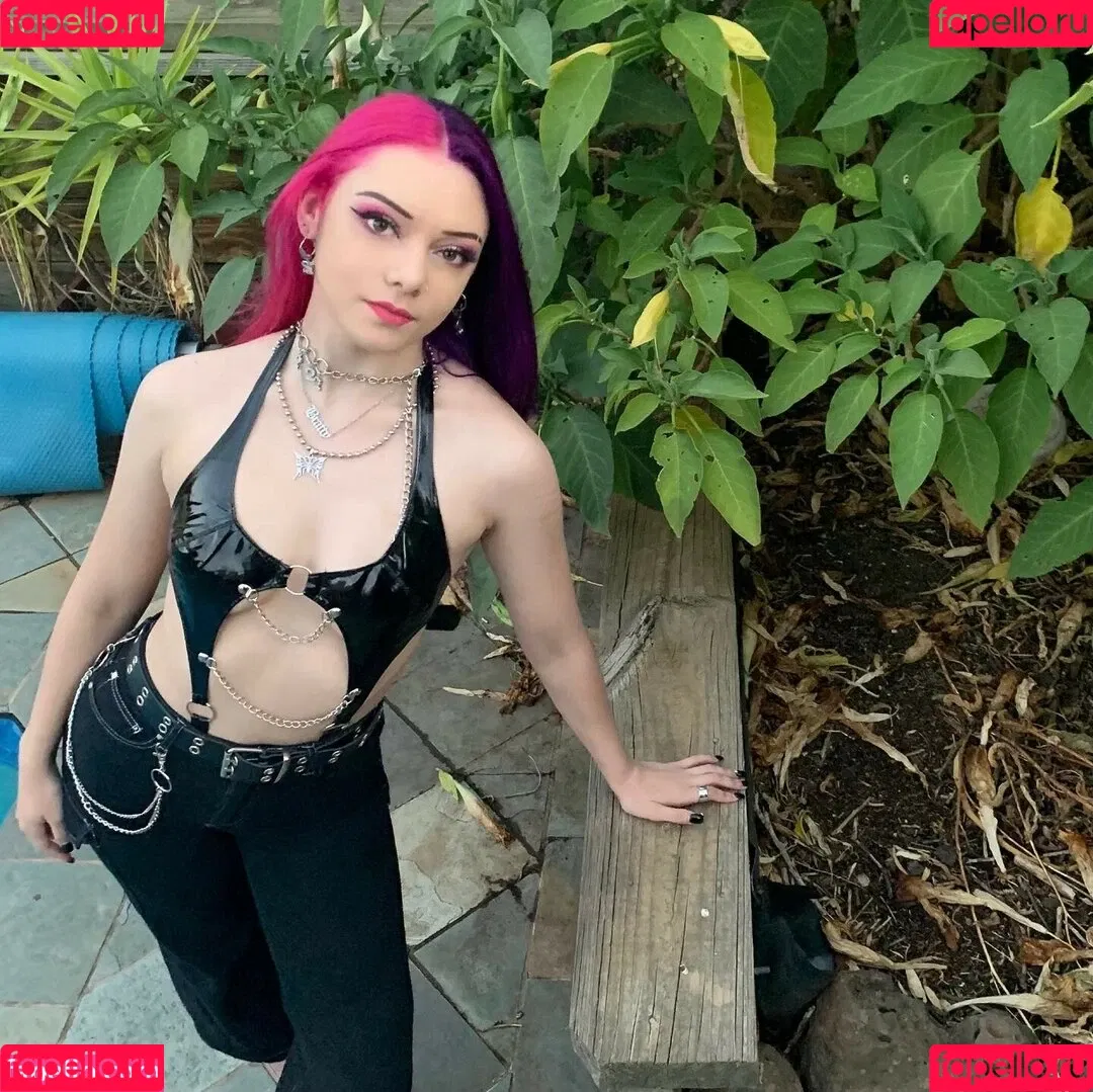 2bratty Onlyfans Photo Gallery 
