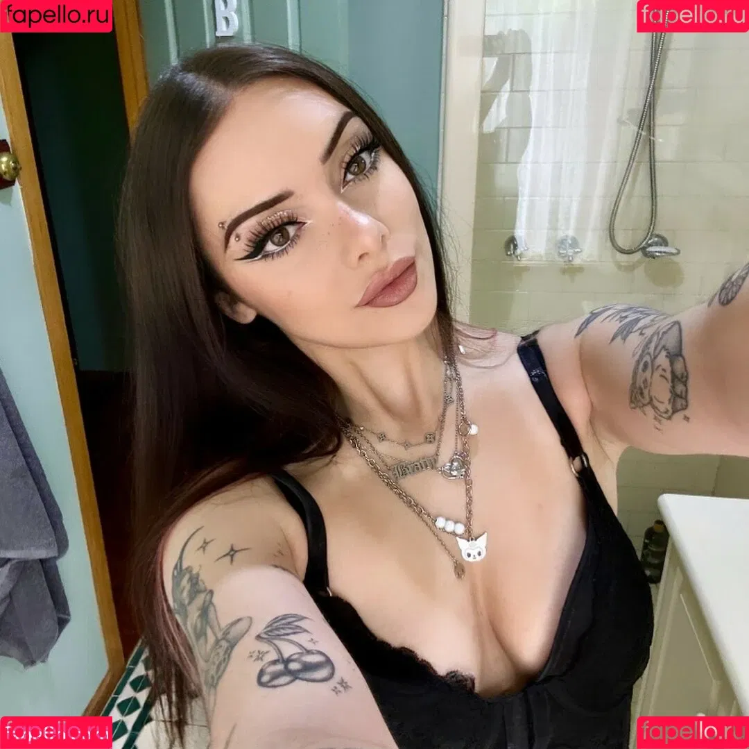 2bratty Onlyfans Photo Gallery 