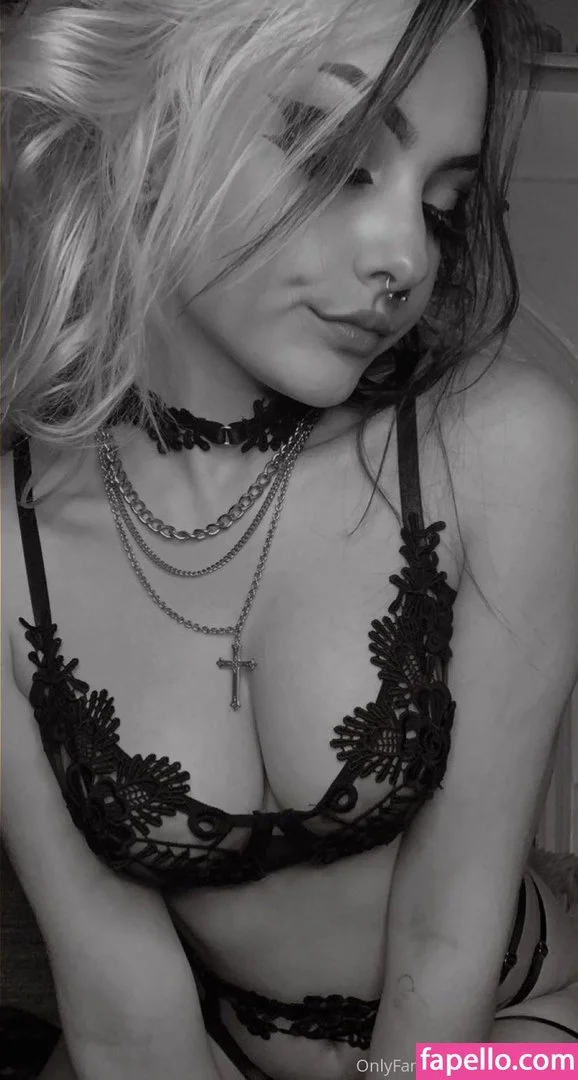 b4mb1_777 Onlyfans Photo Gallery 