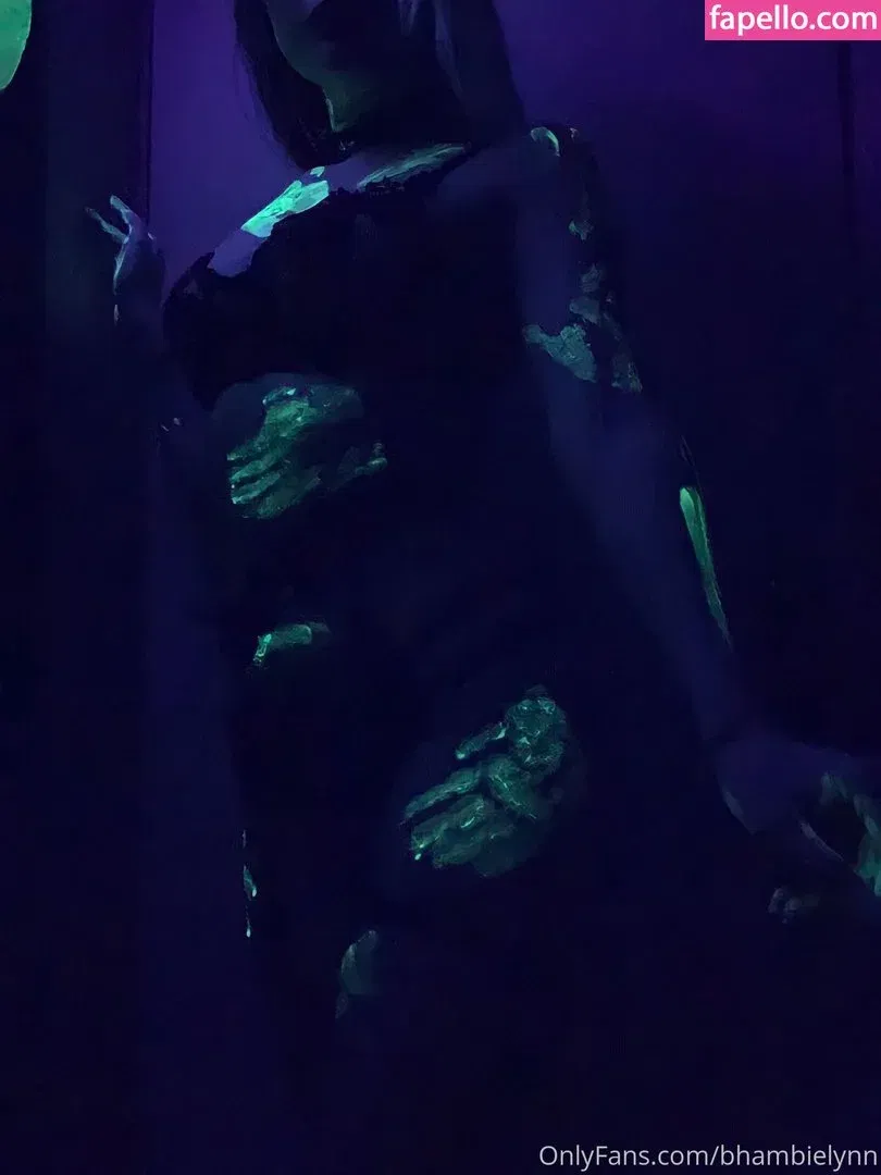 b4mb1_777 Onlyfans Photo Gallery 