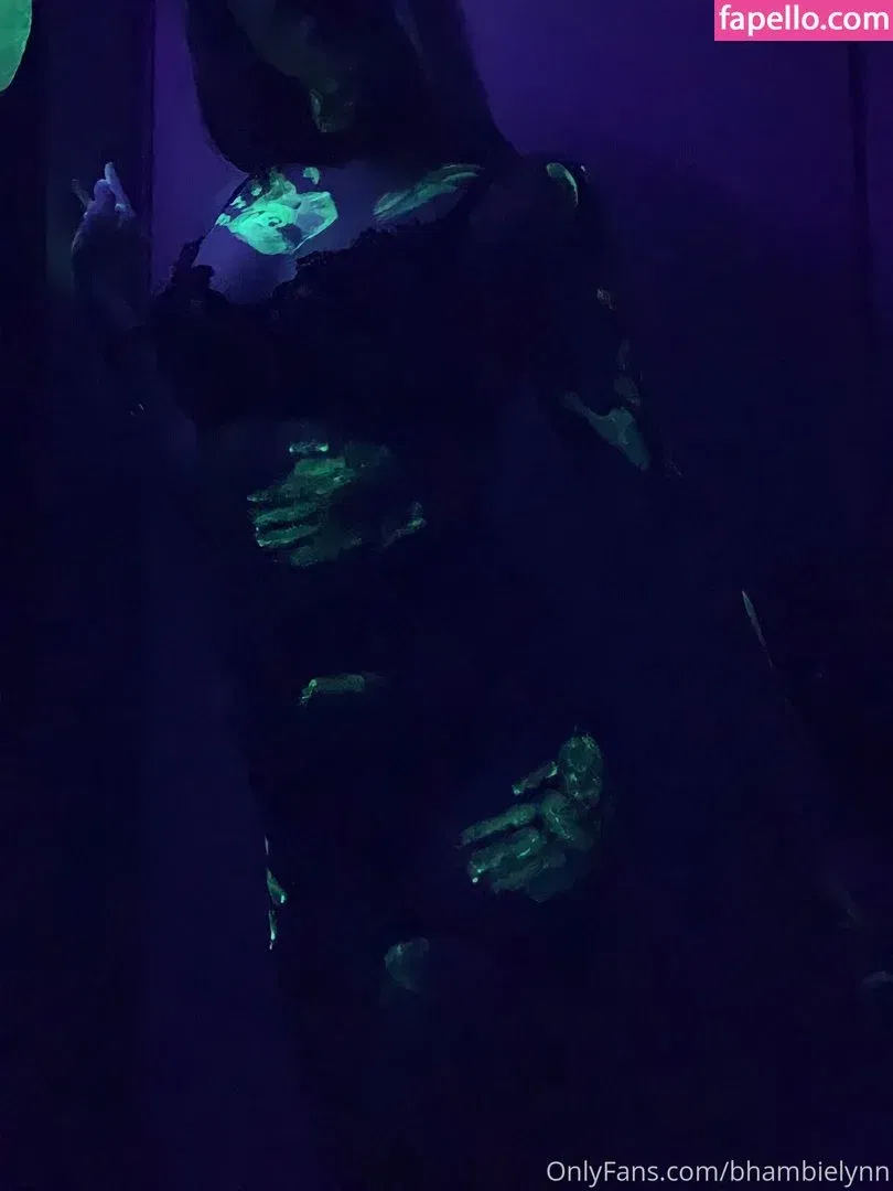 b4mb1_777 Onlyfans Photo Gallery 