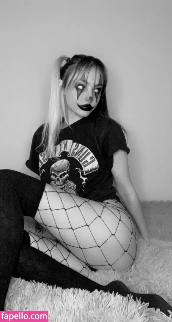 b4mb1_777 Onlyfans Photo Gallery 