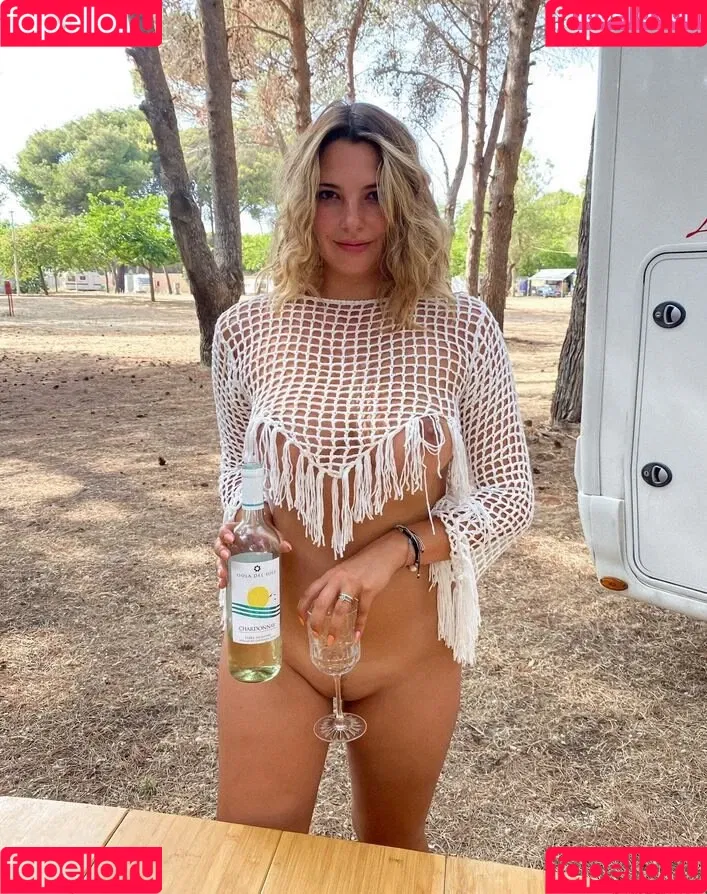 Lena.Louu Onlyfans Photo Gallery 