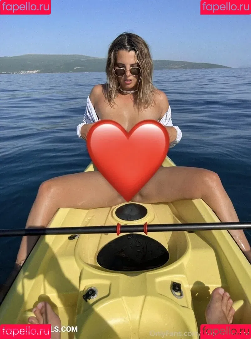 Lena.Louu Onlyfans Photo Gallery 