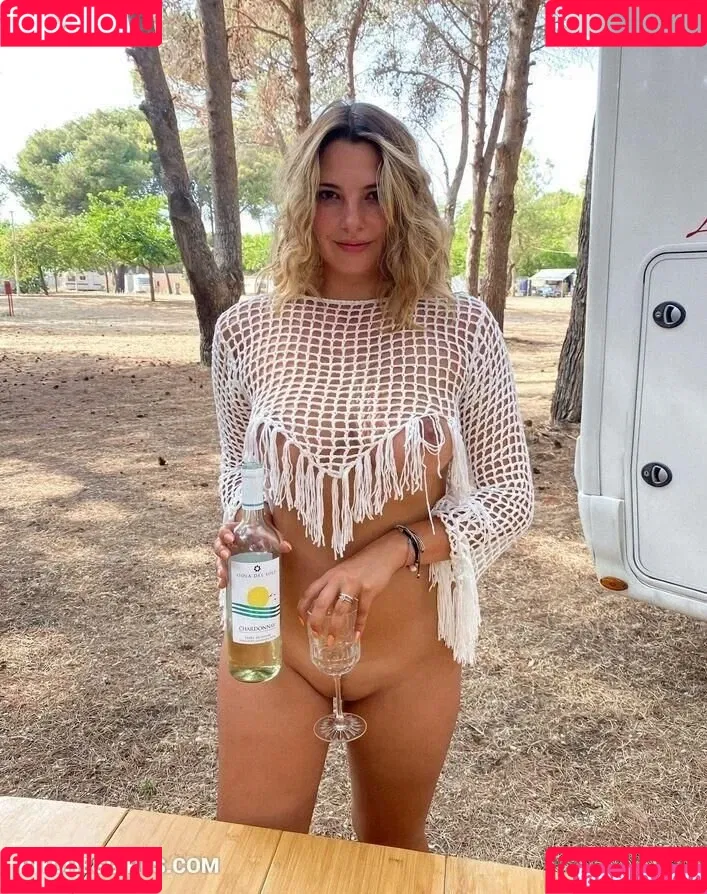 Lena.Louu Onlyfans Photo Gallery 