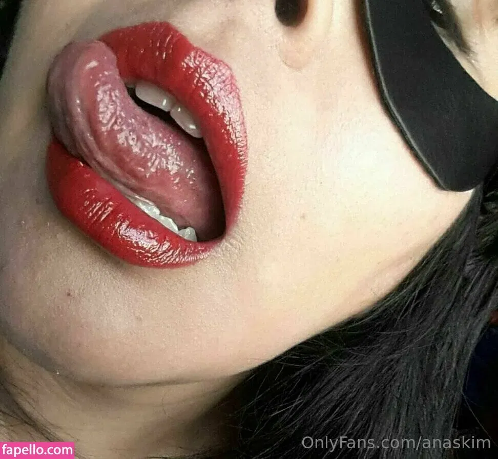 anaskim Onlyfans Photo Gallery 