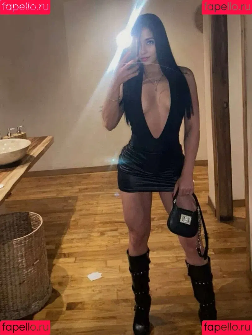 Parya_per Onlyfans Photo Gallery 