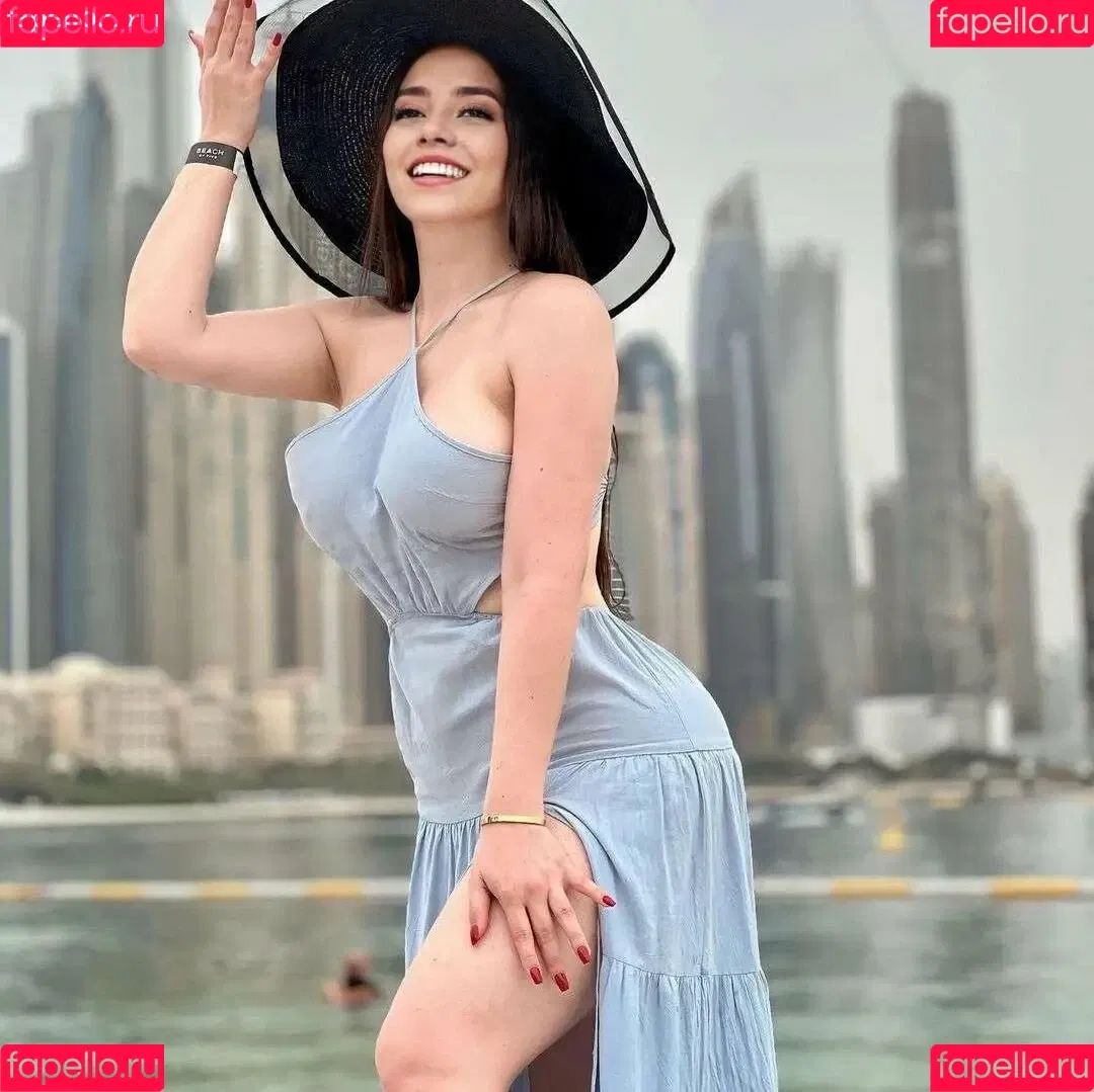Parya_per Onlyfans Photo Gallery 