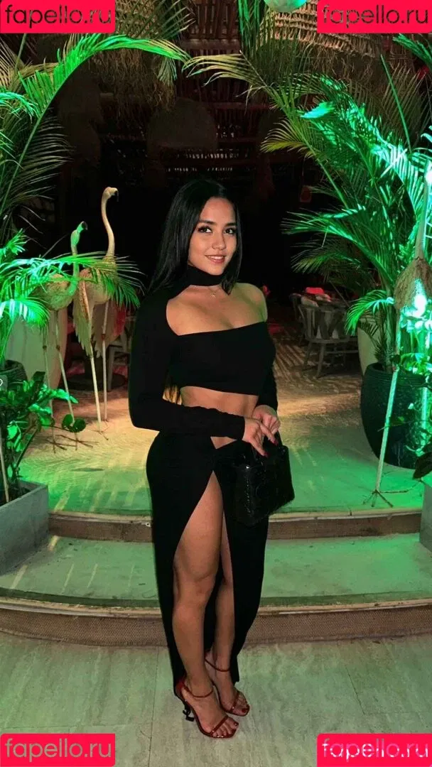 Parya_per Onlyfans Photo Gallery 