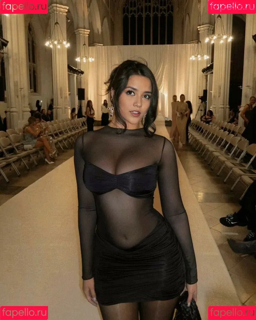 Parya_per Onlyfans Photo Gallery 