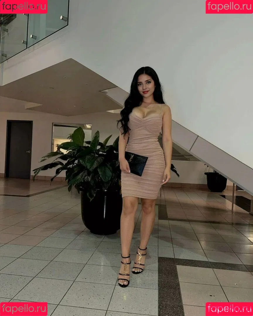 Parya_per Onlyfans Photo Gallery 