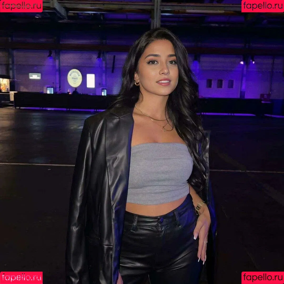 Parya_per Onlyfans Photo Gallery 