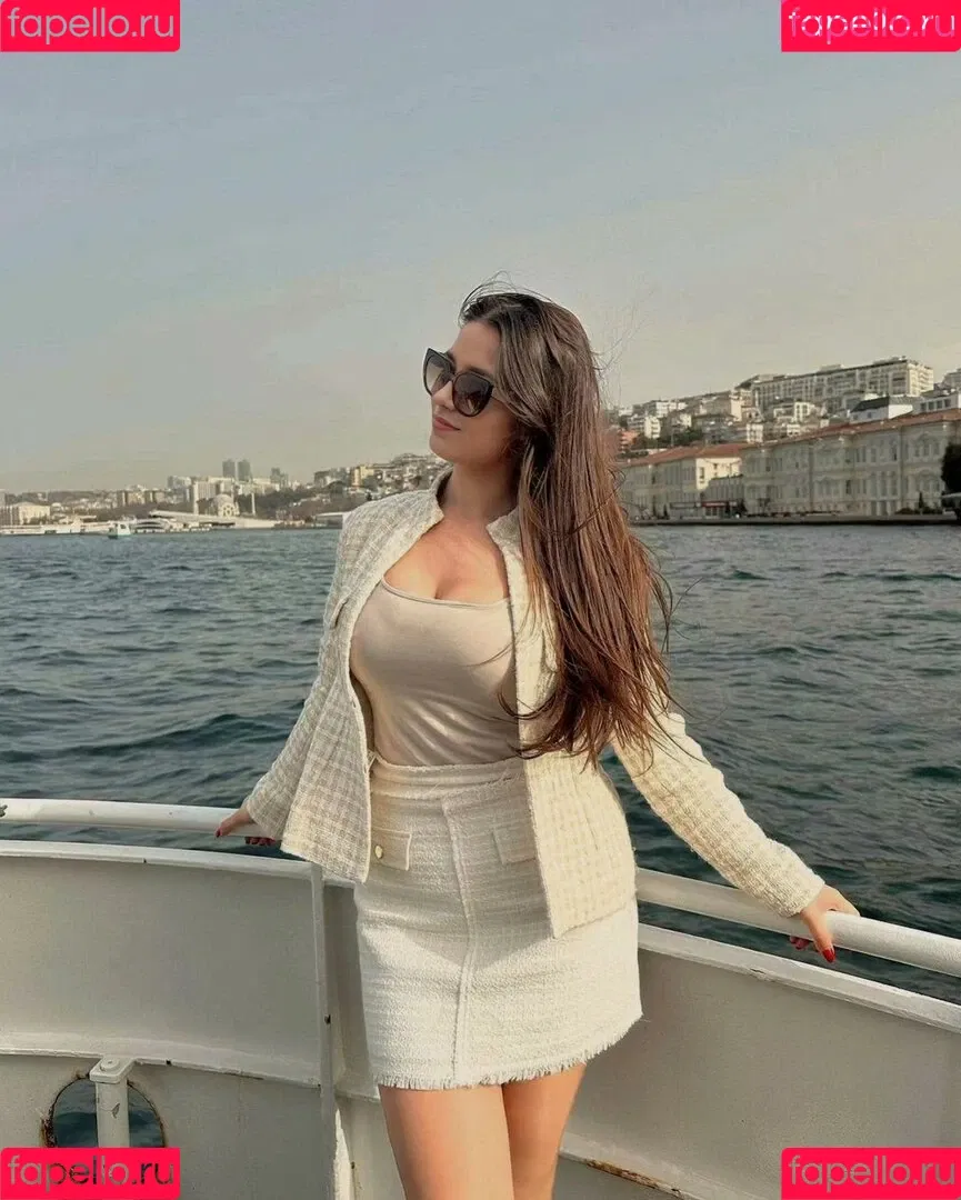 Parya_per Onlyfans Photo Gallery 