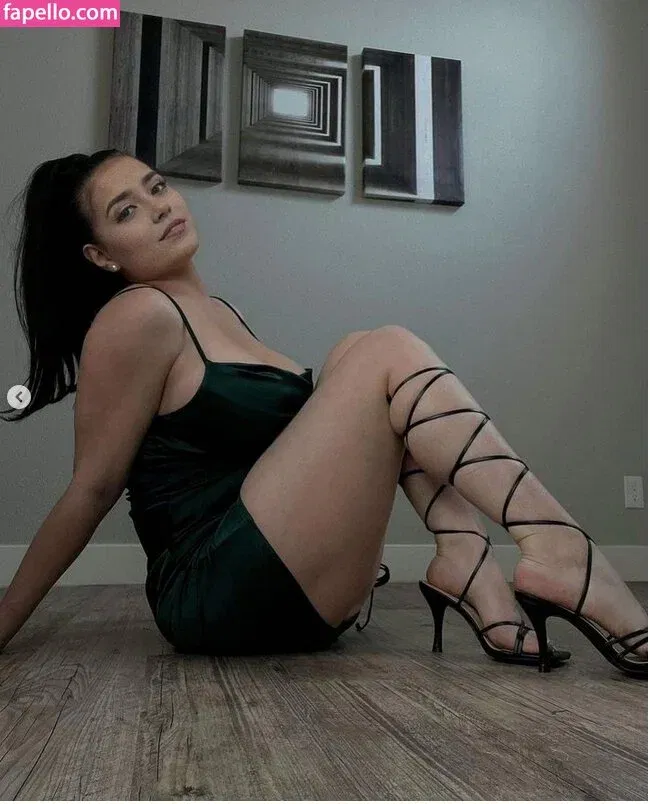 Parya_per Onlyfans Photo Gallery 