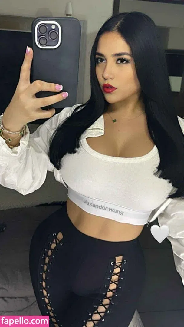 Parya_per Onlyfans Photo Gallery 