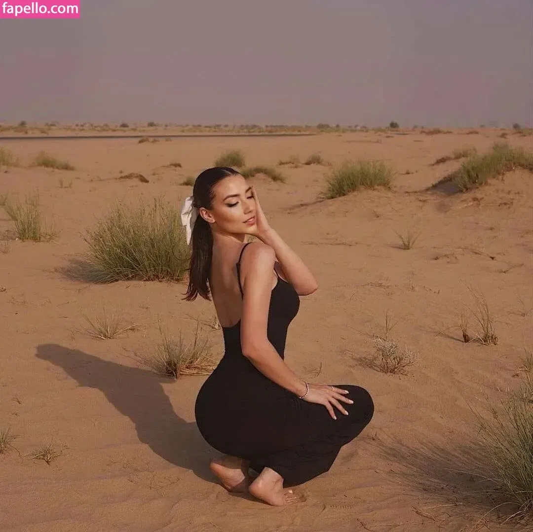 Parya_per Onlyfans Photo Gallery 