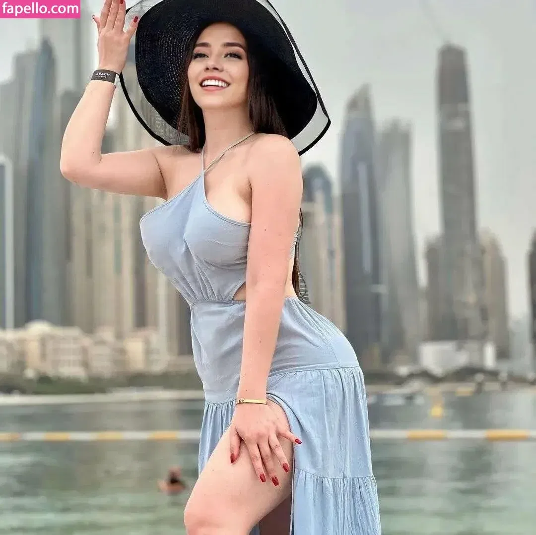 Parya_per Onlyfans Photo Gallery 