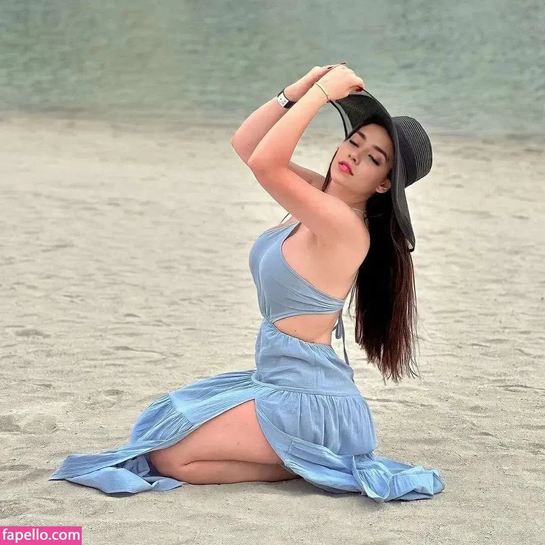 Parya_per Onlyfans Photo Gallery 