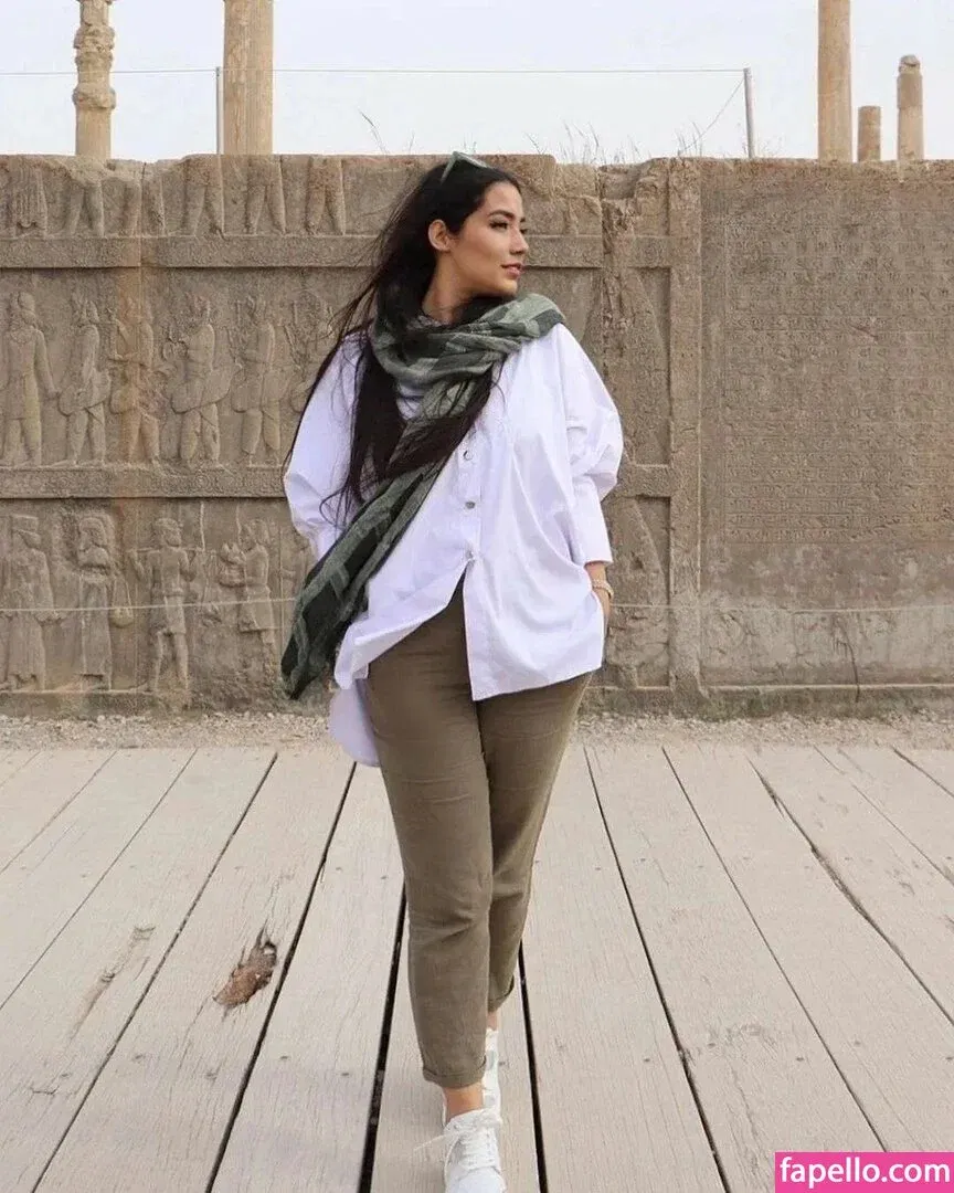 Parya_per Onlyfans Photo Gallery 