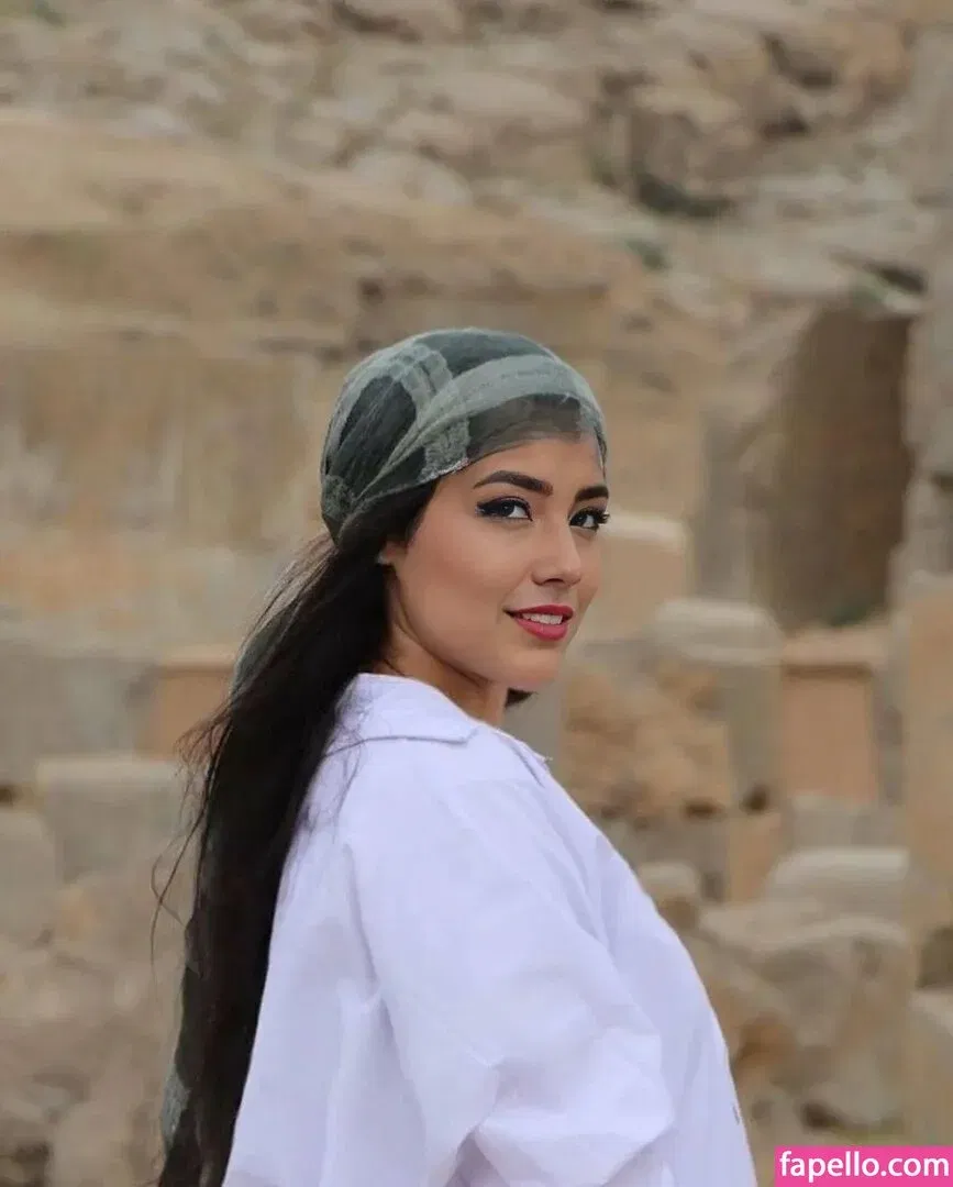 Parya_per Onlyfans Photo Gallery 