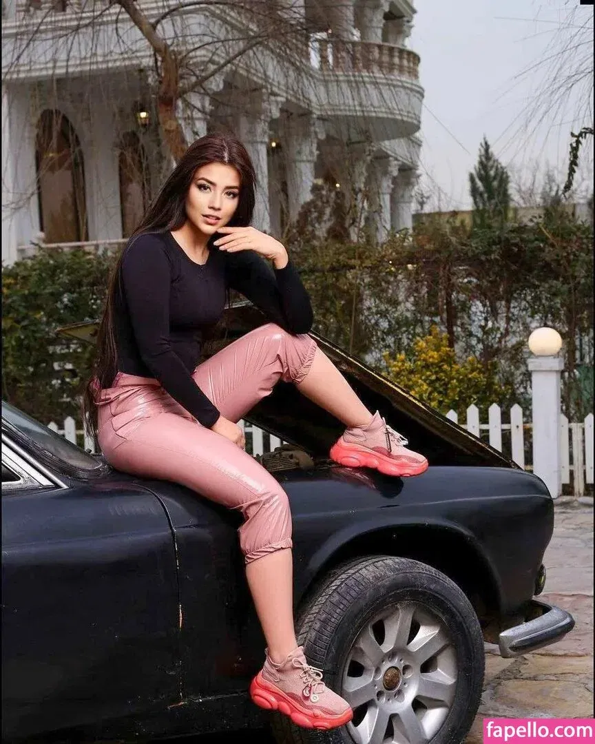 Parya_per Onlyfans Photo Gallery 