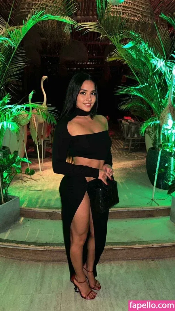 Parya_per Onlyfans Photo Gallery 