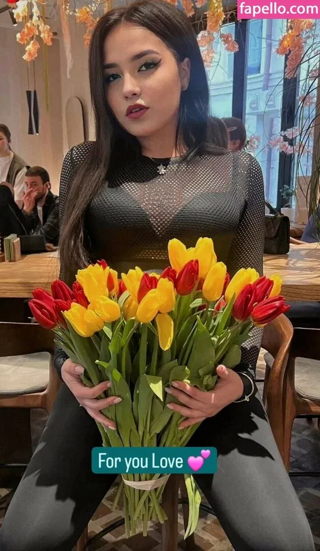 Parya_per Onlyfans Photo Gallery 