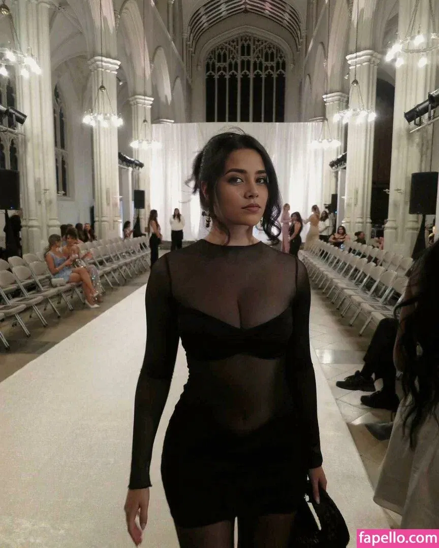 Parya_per Onlyfans Photo Gallery 