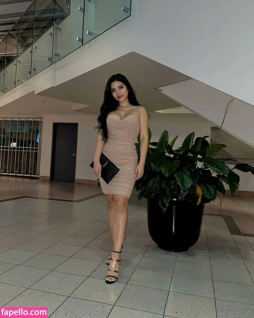 Parya_per Onlyfans Photo Gallery 