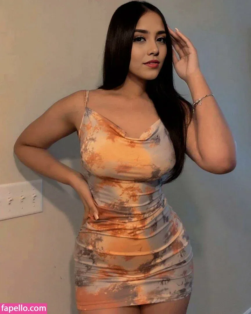 Parya_per Onlyfans Photo Gallery 