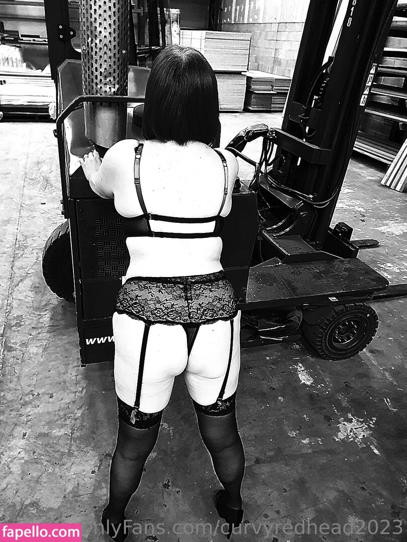 curvyredhead2023 Onlyfans Photo Gallery 