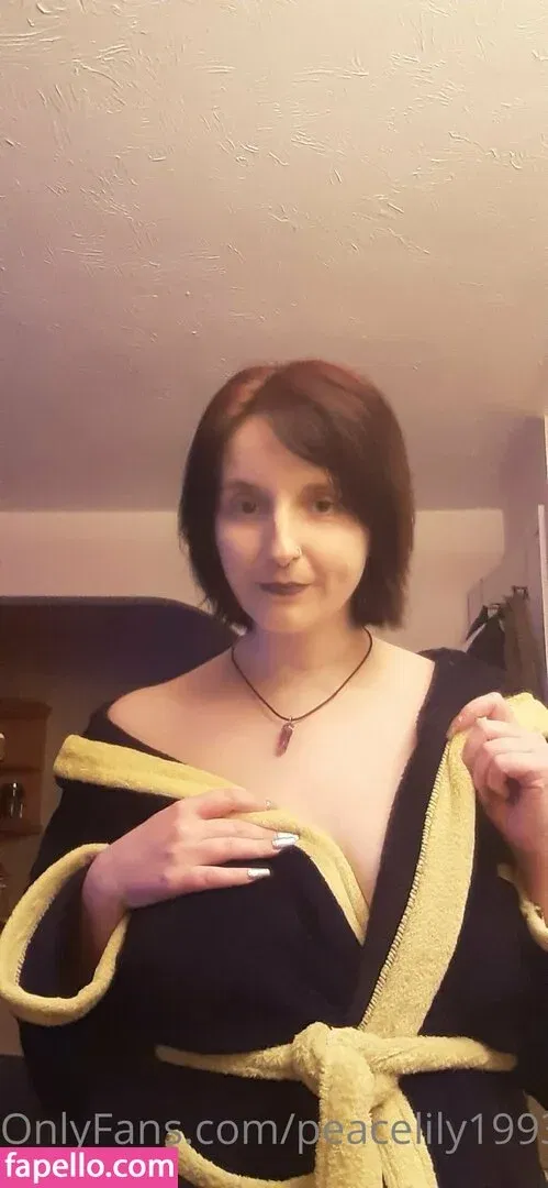 peacelily1993 Onlyfans Photo Gallery 