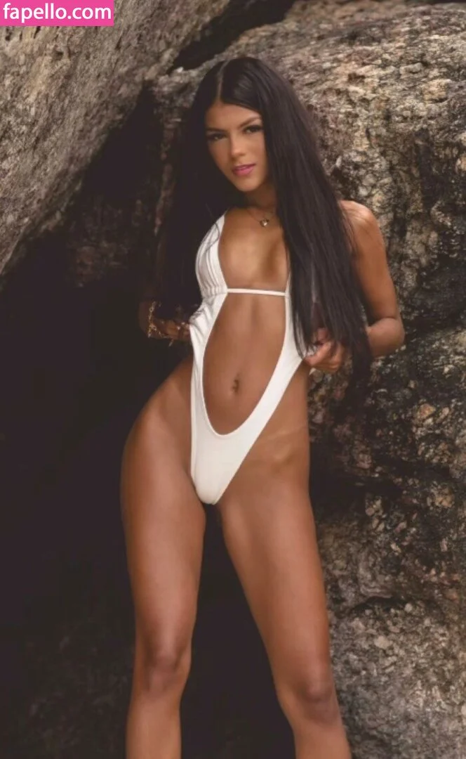 Victoria Maciel Onlyfans Photo Gallery 