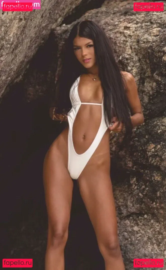 Victoria Maciel Onlyfans Photo Gallery 