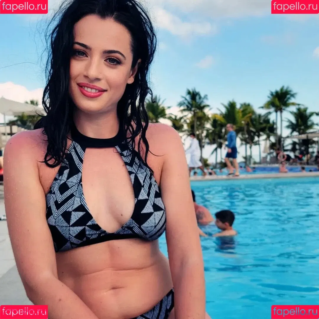 LunaLux ASMR Onlyfans Photo Gallery 