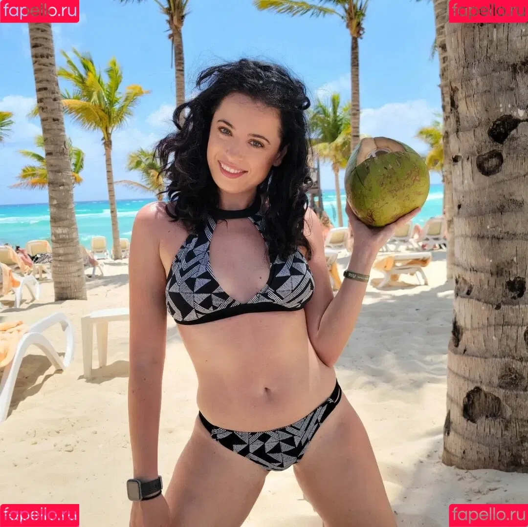 LunaLux ASMR Onlyfans Photo Gallery 