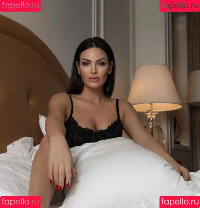 Bleona Qereti Onlyfans Photo Gallery 