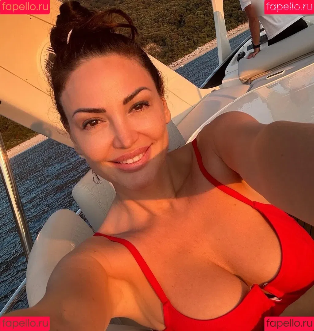 Bleona Qereti Onlyfans Photo Gallery 