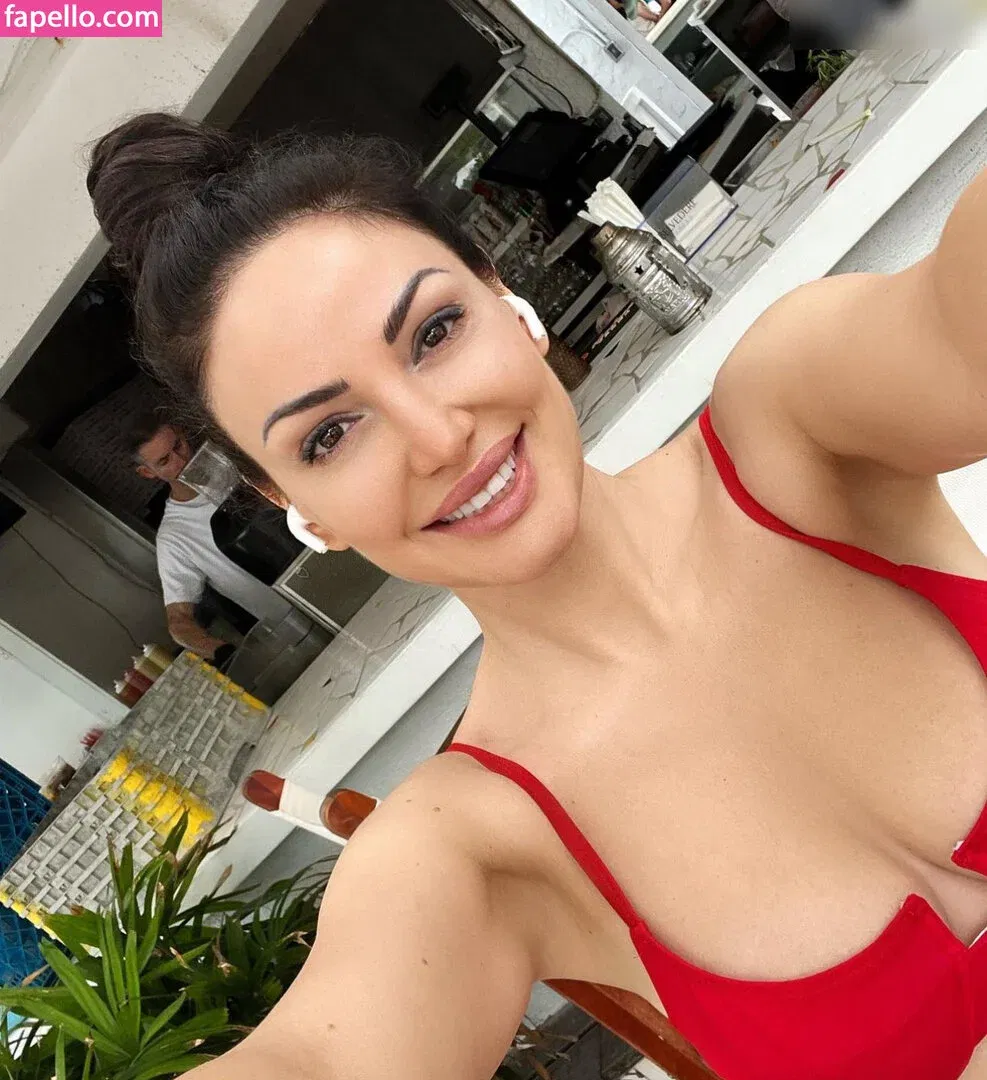 Bleona Qereti Onlyfans Photo Gallery 