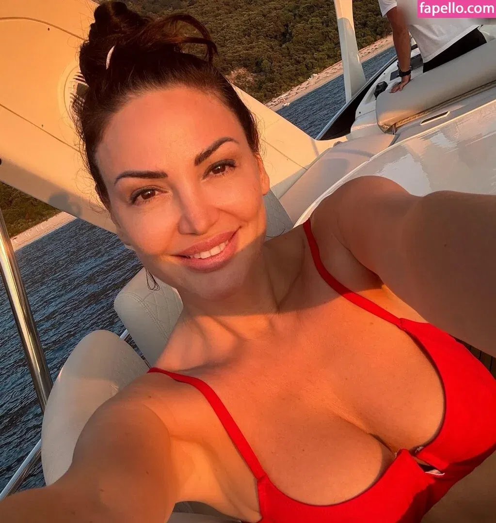 Bleona Qereti Onlyfans Photo Gallery 