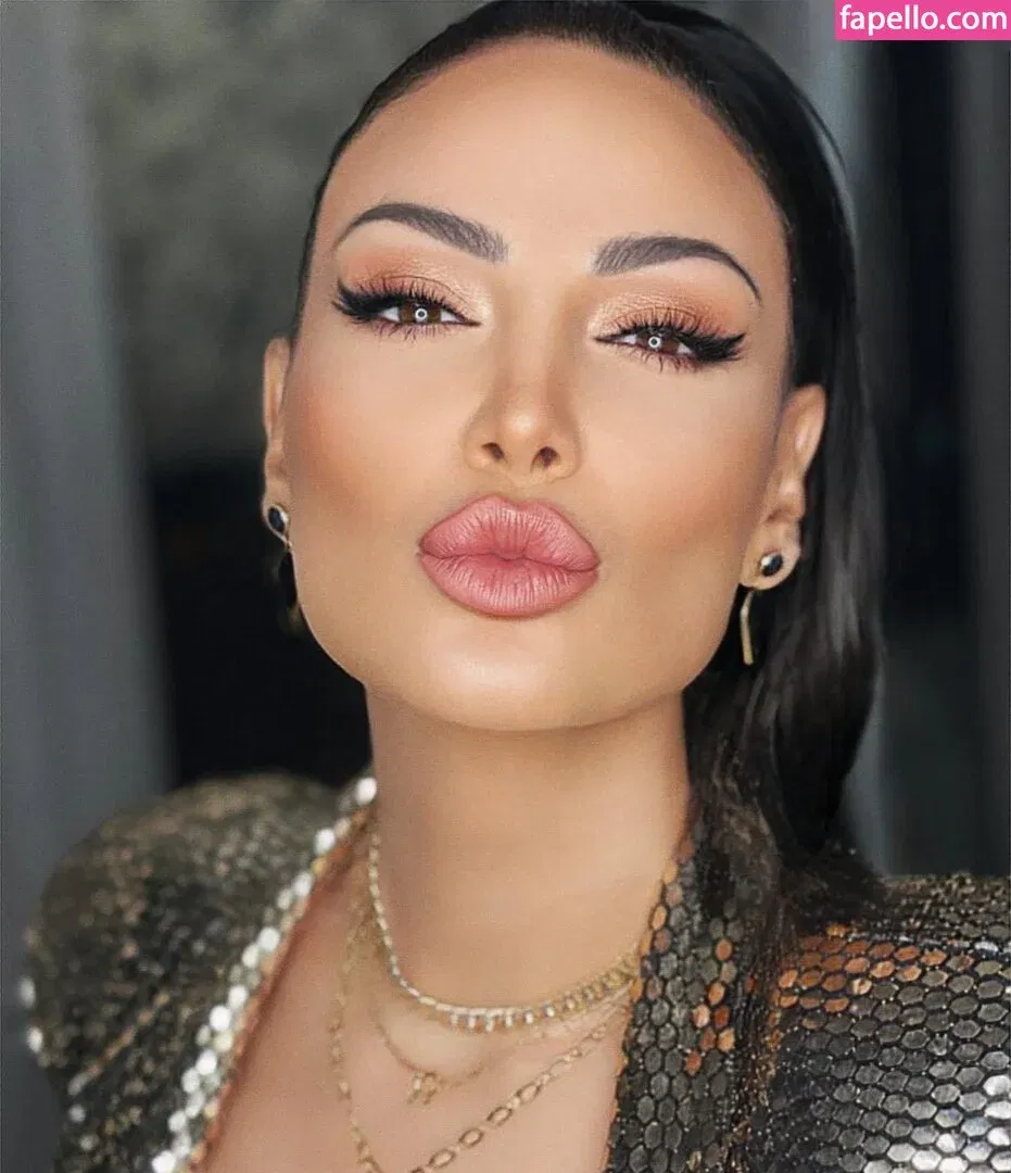 Bleona Qereti Onlyfans Photo Gallery 