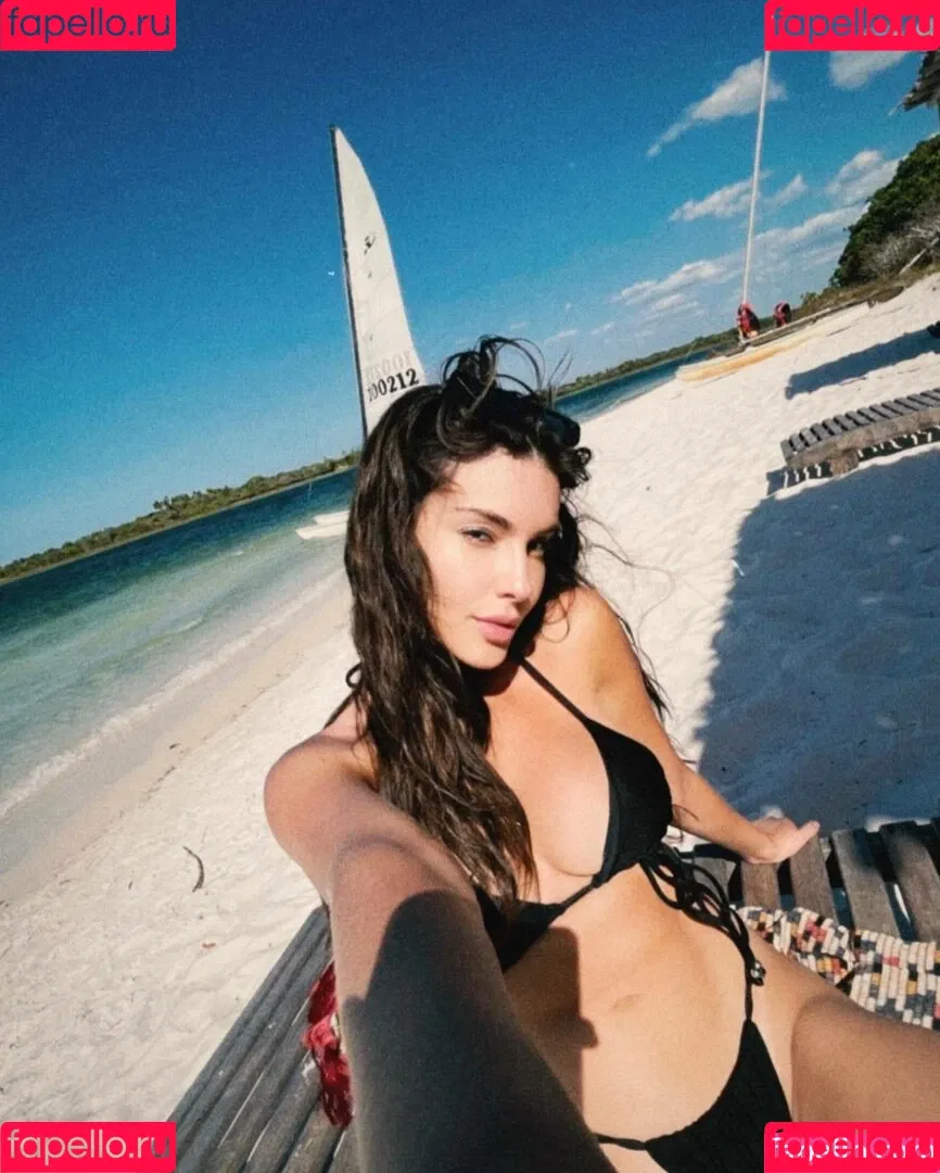 Thais Braz Onlyfans Photo Gallery 