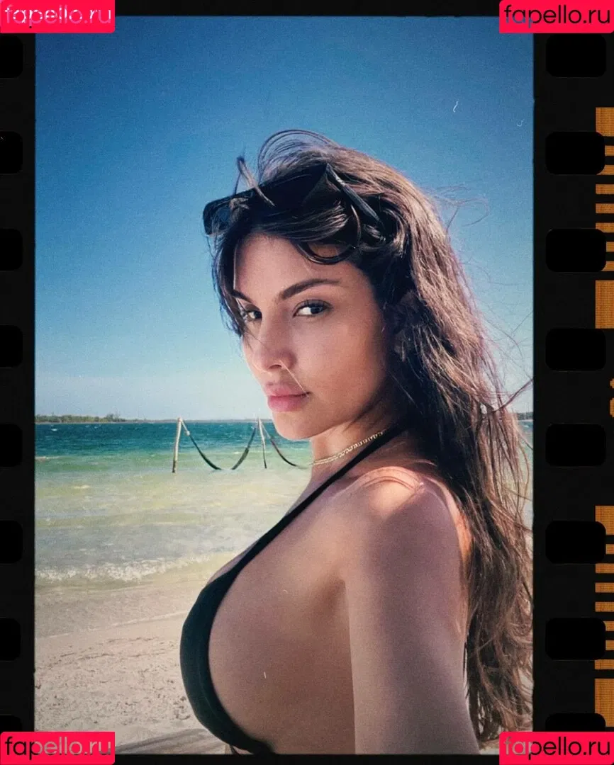 Thais Braz Onlyfans Photo Gallery 