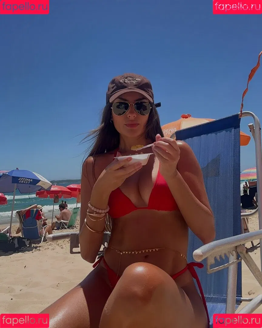 Thais Braz Onlyfans Photo Gallery 