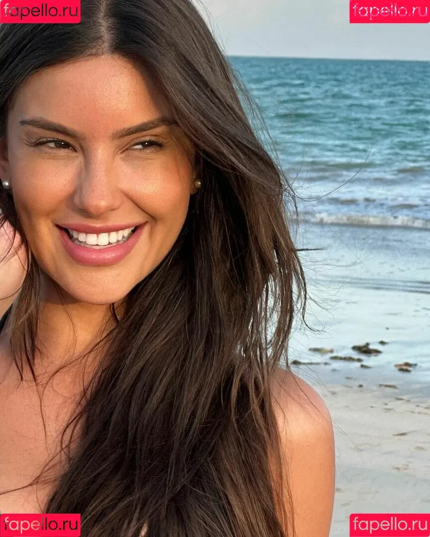 Thais Braz Onlyfans Photo Gallery 