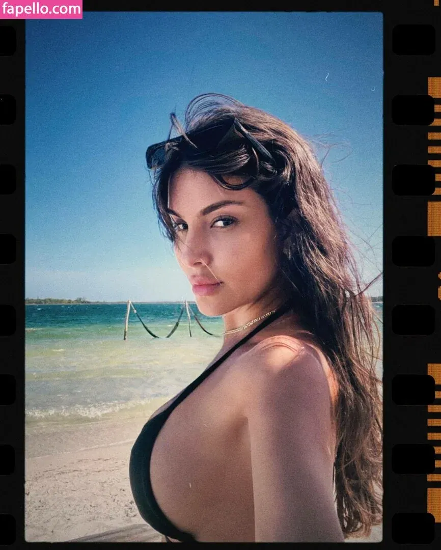 Thais Braz Onlyfans Photo Gallery 