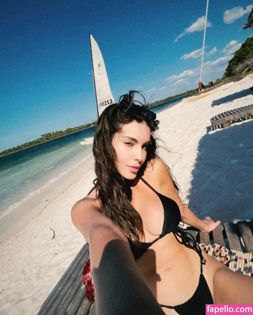 Thais Braz Onlyfans Photo Gallery 