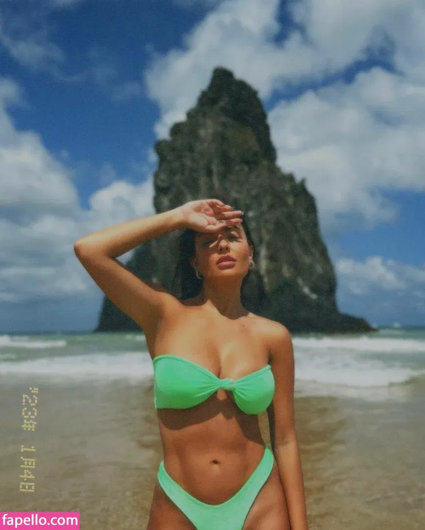 Thais Braz Onlyfans Photo Gallery 