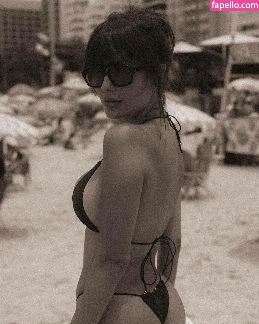 Thais Braz Onlyfans Photo Gallery 