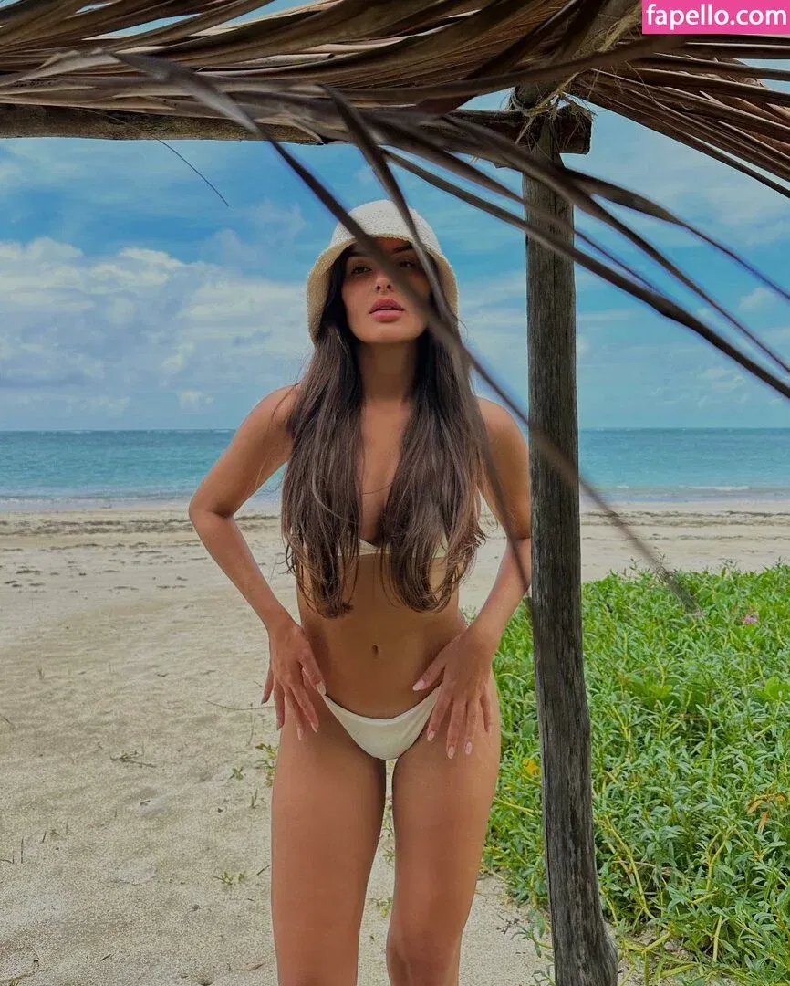 Thais Braz Onlyfans Photo Gallery 